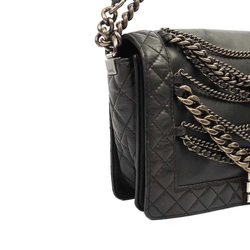 Picture of Chanel Shoulder Bag Boy - Medium in Black, Calfskin Leather