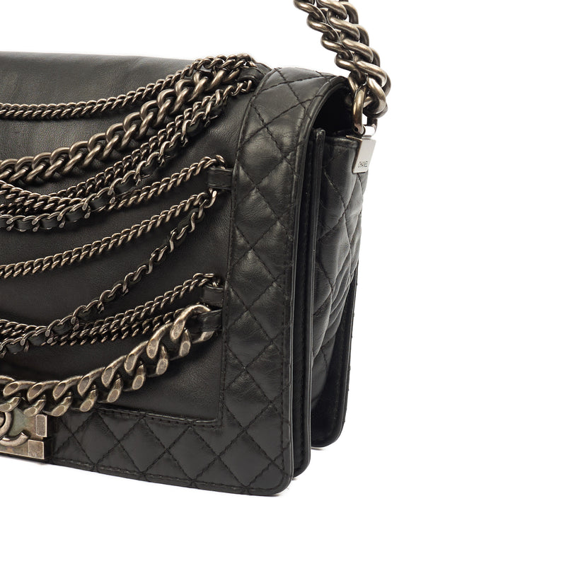 Picture of Chanel Shoulder Bag Boy - Medium in Black, Calfskin Leather