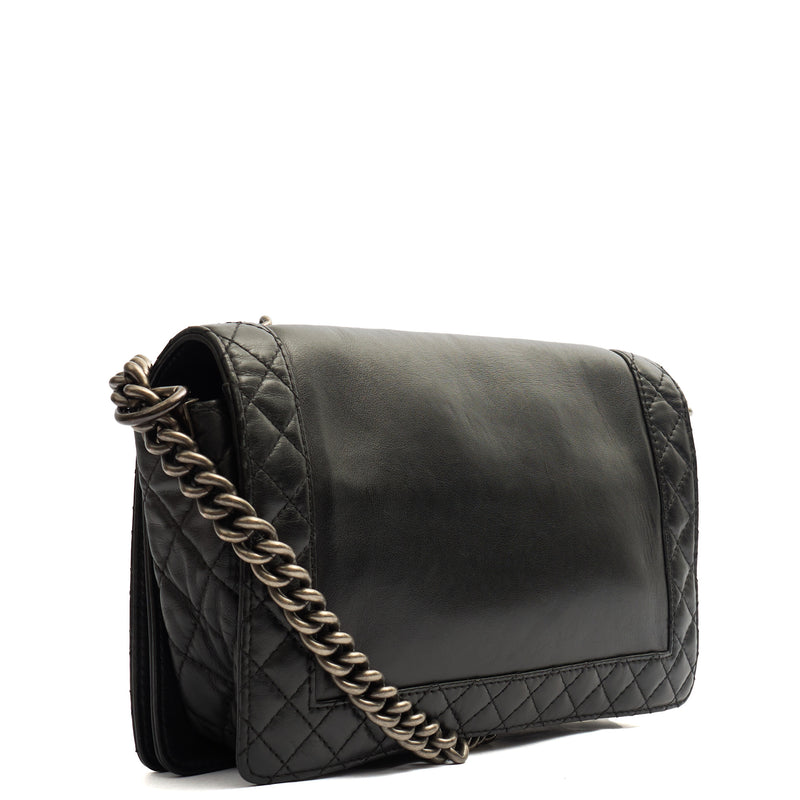 Picture of Chanel Shoulder Bag Boy - Medium in Black, Calfskin Leather