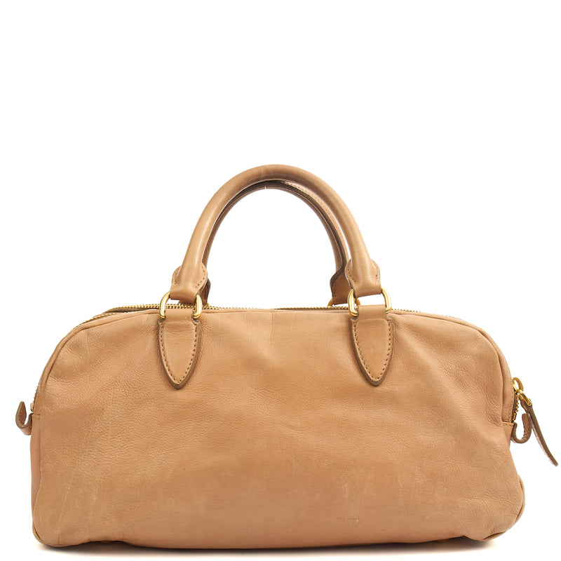 Picture of Miu Miu Tote Tote in Neutral, Leather