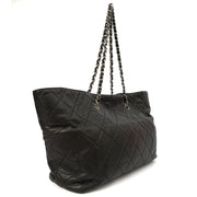 Picture of Chanel Tote Tote in Black, Calfskin Leather