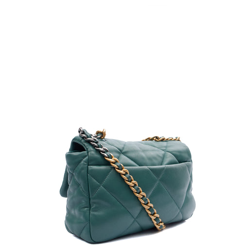 Picture of Chanel Cross Body Chanel 19 in Green, Calfskin Leather
