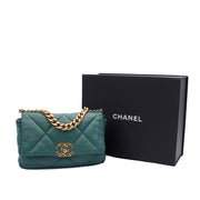 Picture of Chanel Cross Body Chanel 19 in Green, Calfskin Leather
