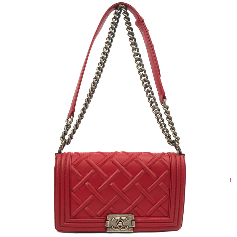 Picture of Chanel Shoulder Bag Boy - Medium in Red, Calfskin Leather