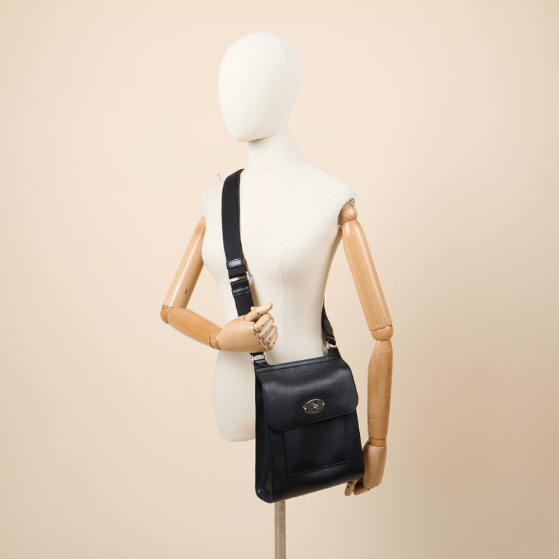 Picture of Mulberry Cross Body Antony in Black, Leather