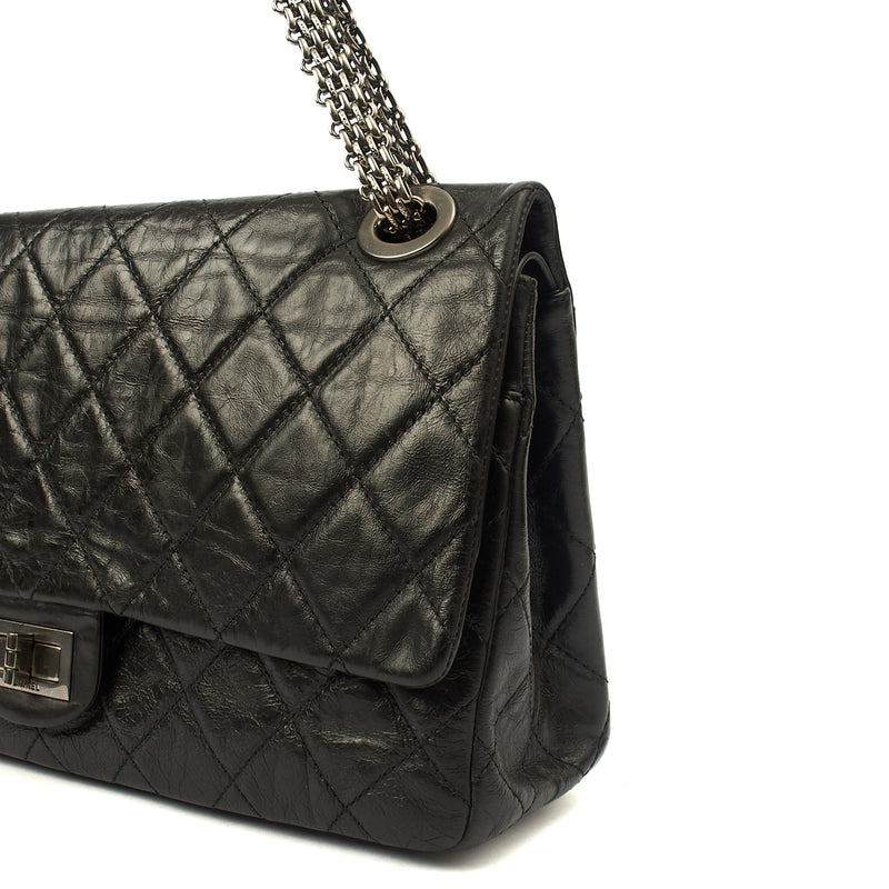 Picture of Chanel Shoulder Bag 2.55 Reissue - Maxi in Black, Crinkled Calfskin Leather
