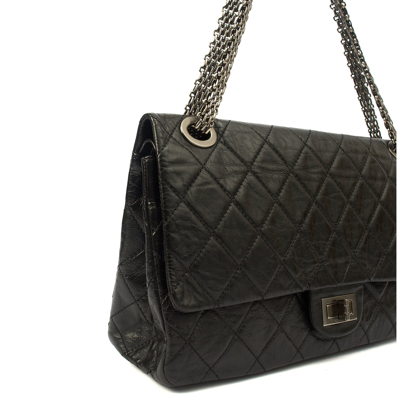 Picture of Chanel Shoulder Bag 2.55 Reissue - Maxi in Black, Crinkled Calfskin Leather