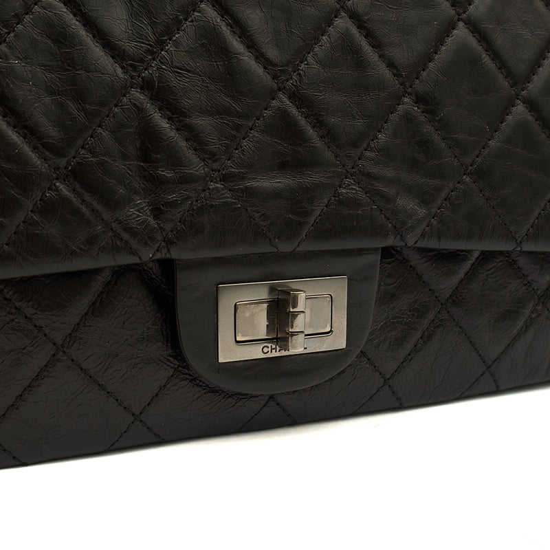 Picture of Chanel Shoulder Bag 2.55 Reissue - Maxi in Black, Crinkled Calfskin Leather