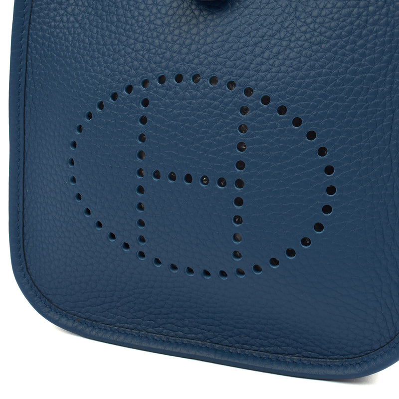 Picture of Hermes Cross Body Evelyne 16 in Bleu Jean, Clemence Leather