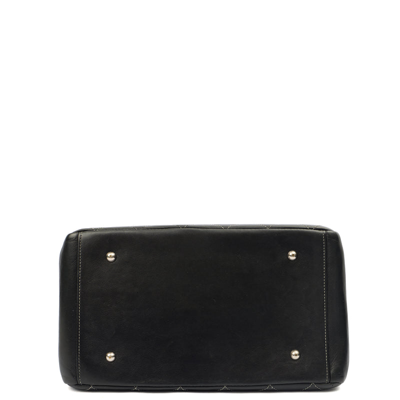 Picture of Chanel Tote Tote in Black, Leather