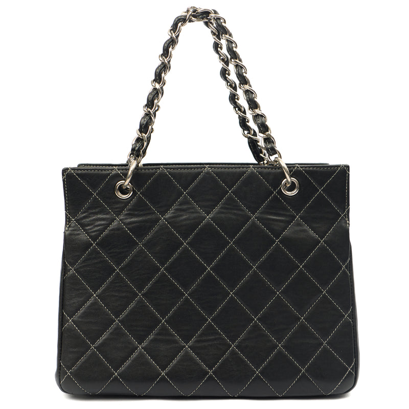 Picture of Chanel Tote Tote in Black, Leather