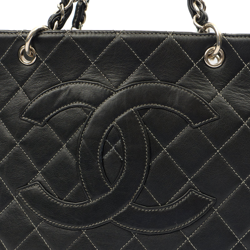 Picture of Chanel Tote Tote in Black, Leather