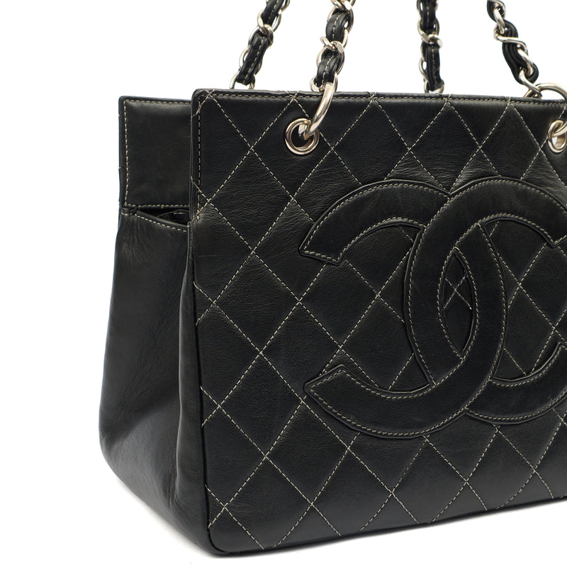 Picture of Chanel Tote Tote in Black, Leather