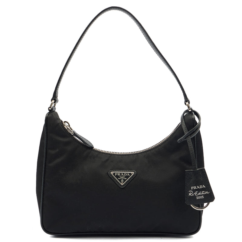 Prada Shoulder Bag Re-Edition 2005 Re-Nylon Bag in Black, Nylon