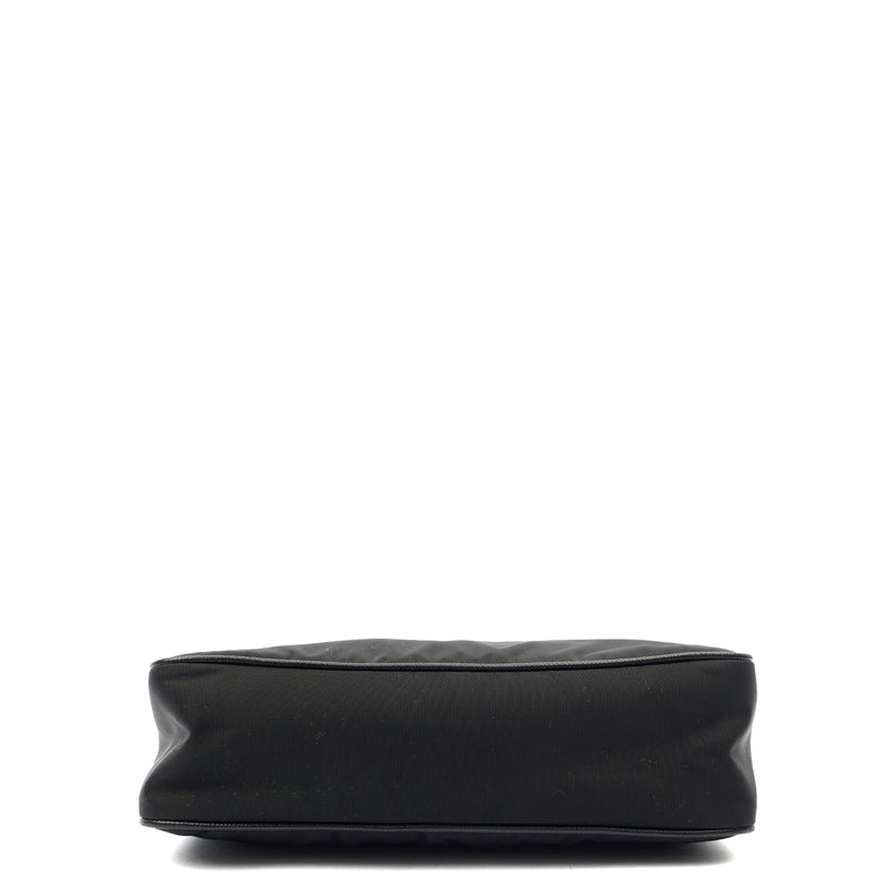Prada Shoulder Bag Re-Edition 2005 Re-Nylon Bag in Black, Nylon