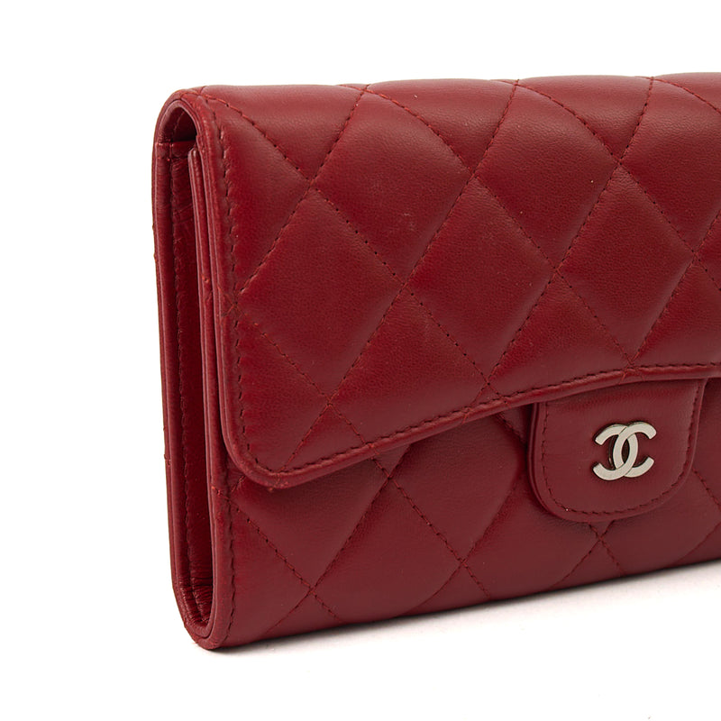 Picture of Chanel Purse Classic Bi Fold Wallet  in Red, Leather
