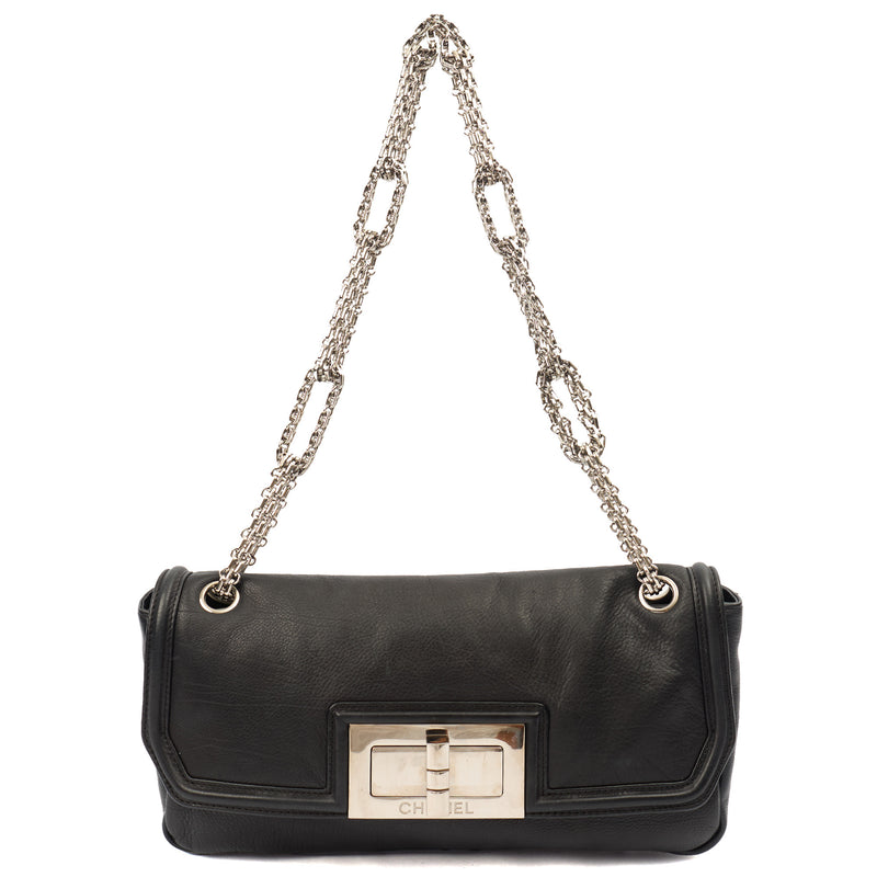 Picture of Chanel Shoulder Bag Accordian Flap Bag in Black, Leather