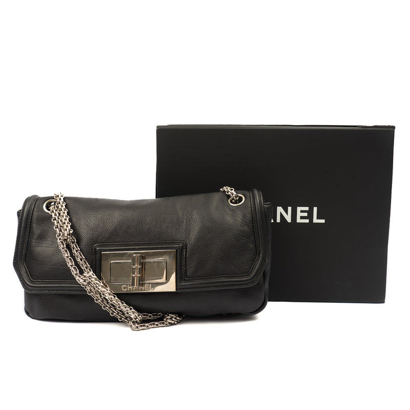 Picture of Chanel Shoulder Bag Accordian Flap Bag in Black, Leather