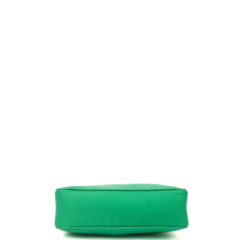 Picture of Prada Cross Body Re-Edition 2000 Shoulder Bag in Green, Nylon