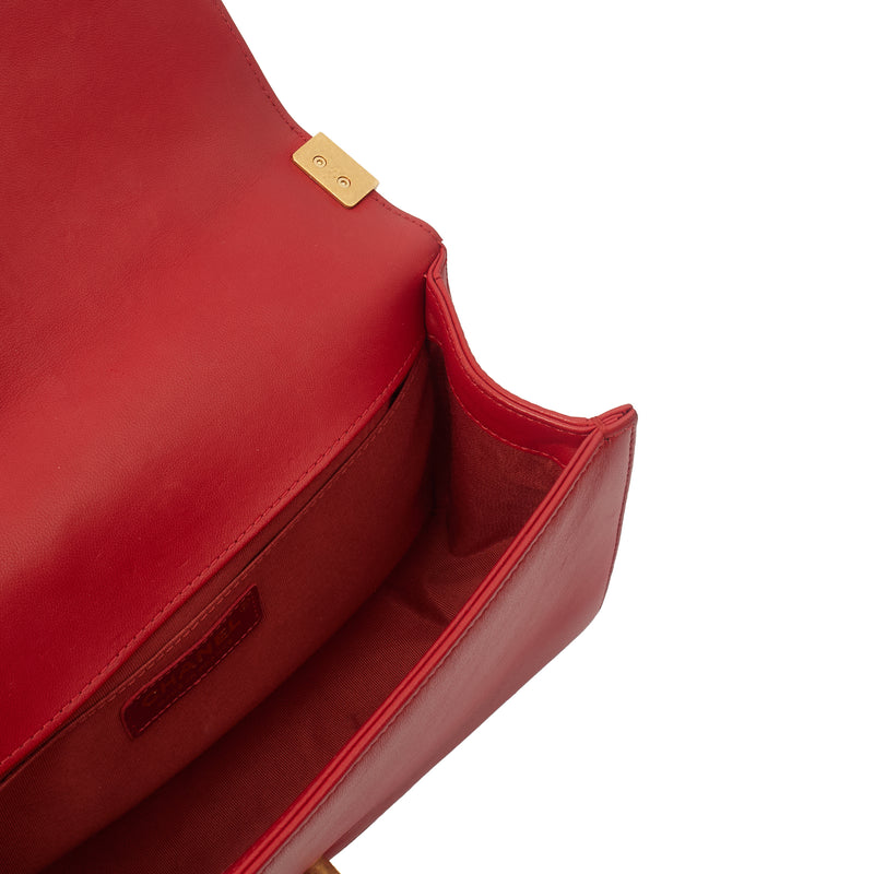 Picture of Chanel Shoulder Bag Boy - Medium in Red, Lambskin Leather