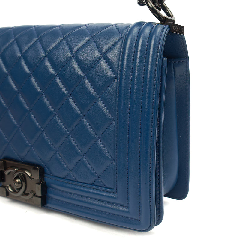 Picture of Chanel Shoulder Bag Boy - Medium in Blue, Leather