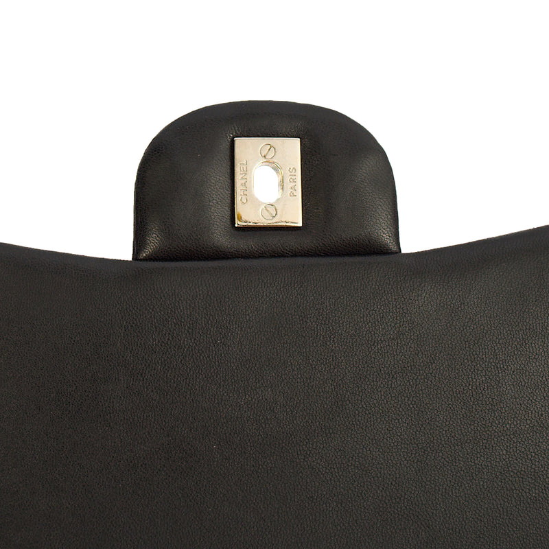 Picture of Chanel Cross Body Classic - Maxi in Black, Lambskin Leather