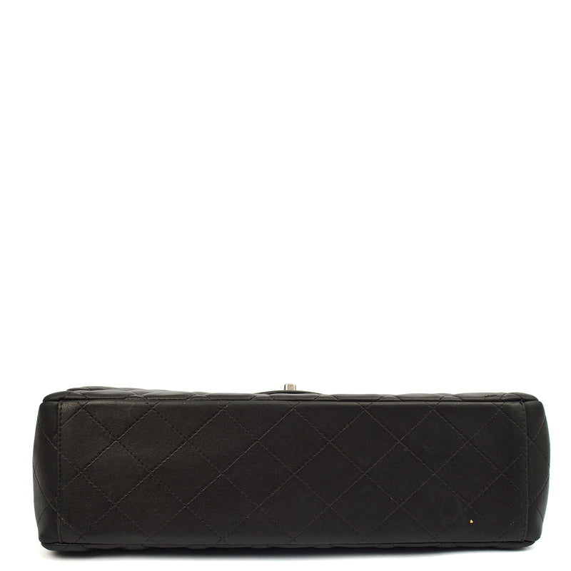 Picture of Chanel Cross Body Classic - Maxi in Black, Lambskin Leather