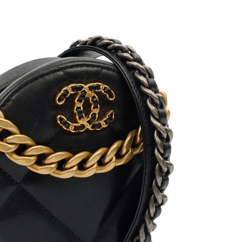 Picture of Chanel Cross Body Chain Around - Clutch in Black, Lambskin Leather