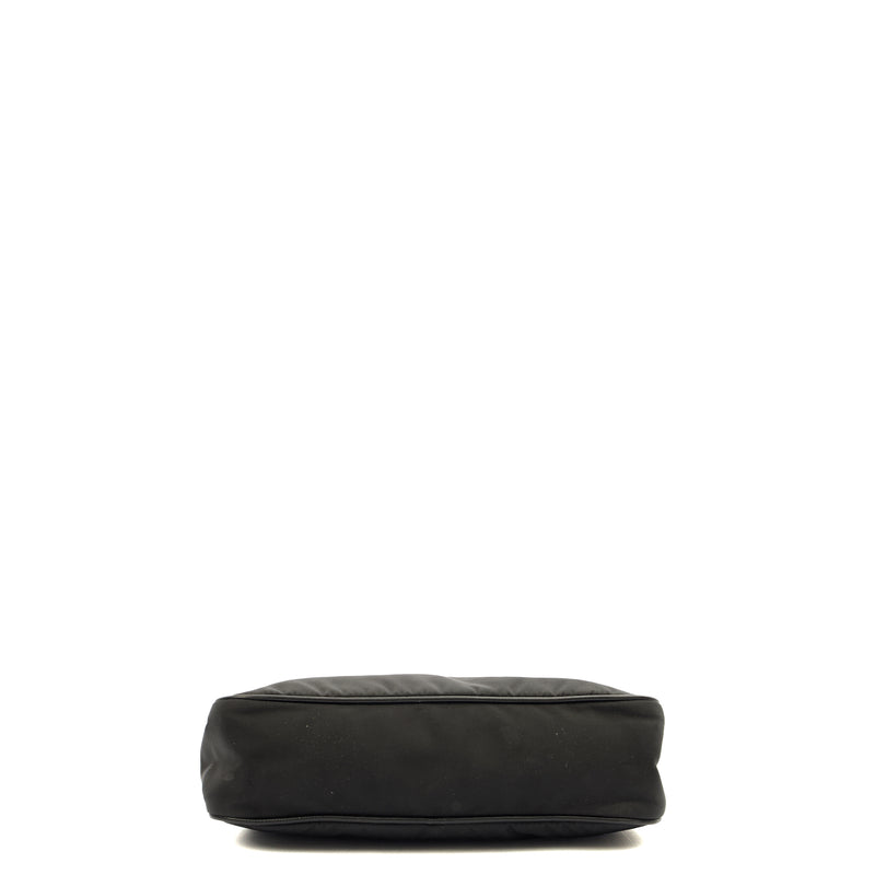 Picture of Prada Cross Body Re-Edition 2000 Shoulder Bag in Black, Fabric