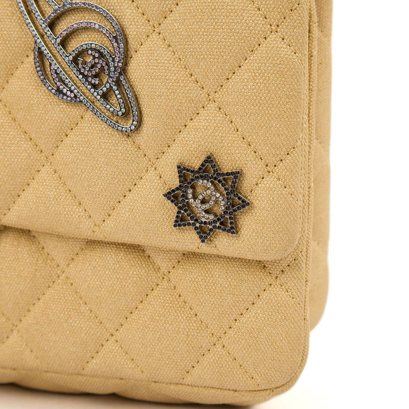 Picture of Chanel Shoulder Bag 2.55 Reissue - Medium in Metallic, Fabric