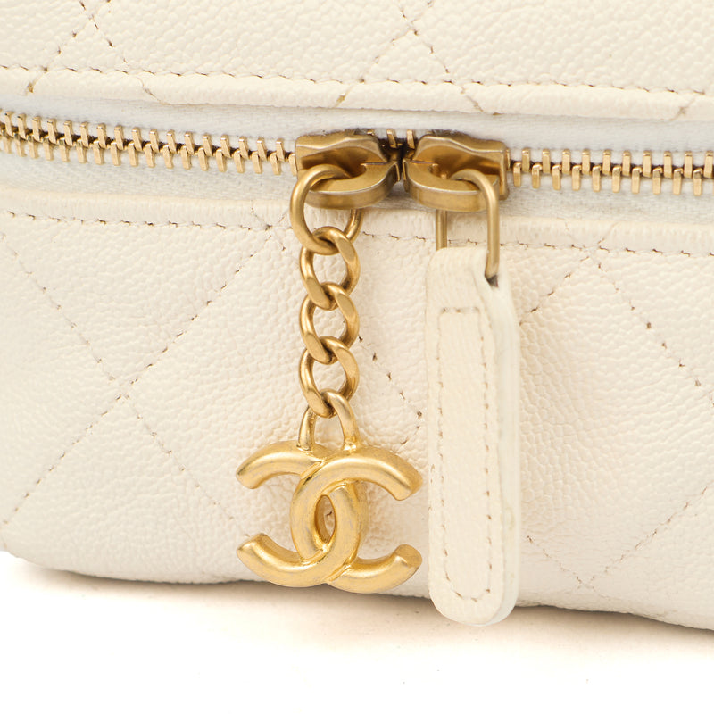 Picture of Chanel Cross Body Vanity - Small in White, Caviar Leather