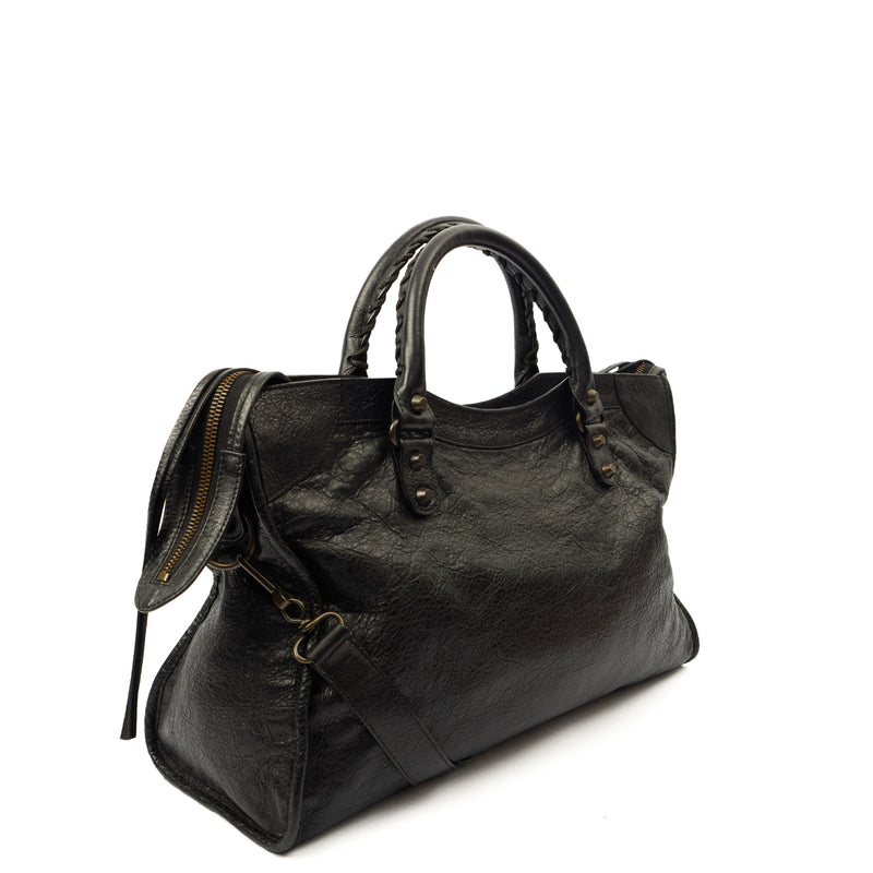 Picture of Balenciaga Shoulder Bag Classic City - Medium in Black, Leather