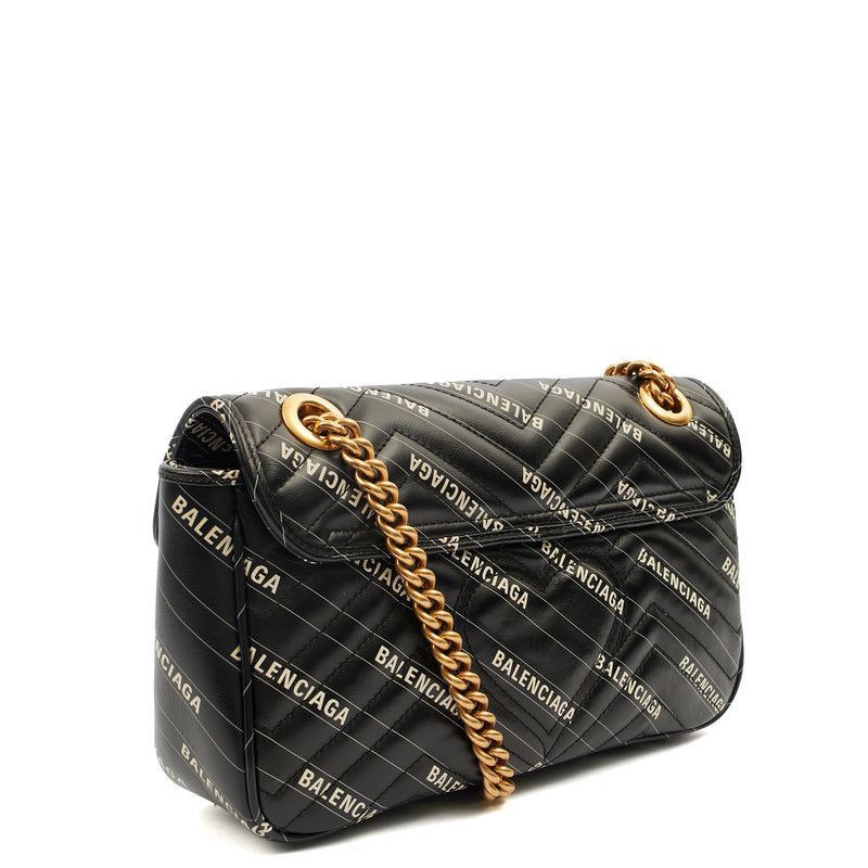Picture of Gucci Shoulder Bag Marmont Shoulder Flap Bag - Medium in Black, Leather