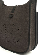 Picture of Hermes Cross Body Evelyne 29 in Black, Canvas