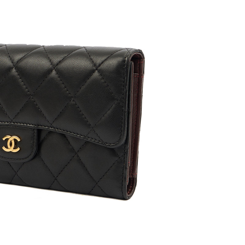 Picture of Chanel Purse Flap Wallet in Black, Lambskin Leather
