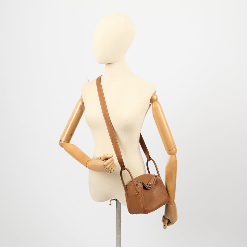 Picture of Hermes Mini Bag Lindy - Mini in Gold, Clemence Leather