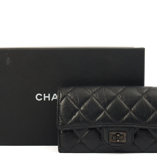 Picture of Chanel Purse Flap Wallet in Black, Crinkled Calfskin Leather