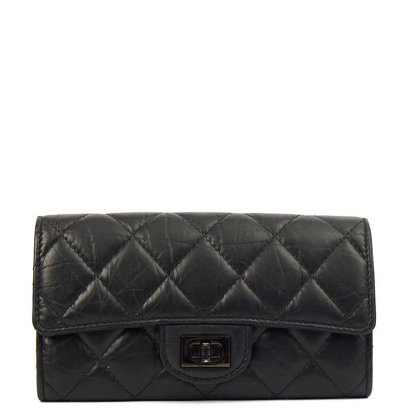 Picture of Chanel Purse Flap Wallet in Black, Crinkled Calfskin Leather