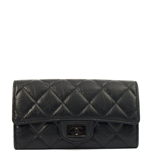 Picture of Chanel Purse Flap Wallet in Black, Crinkled Calfskin Leather