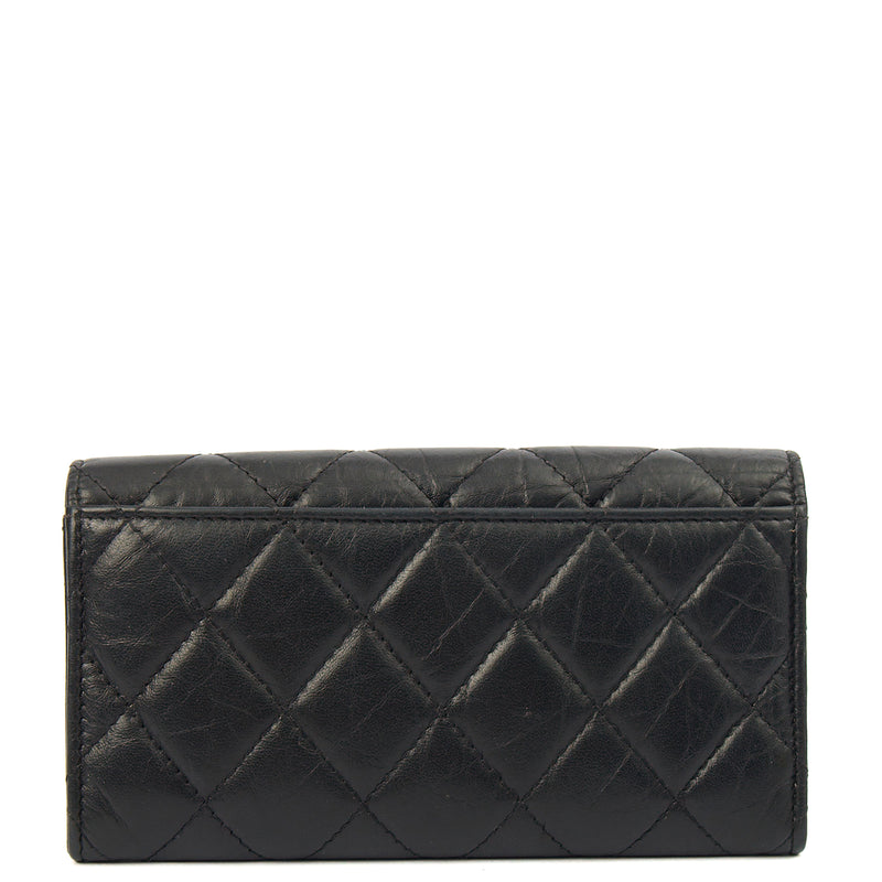 Picture of Chanel Purse Flap Wallet in Black, Crinkled Calfskin Leather