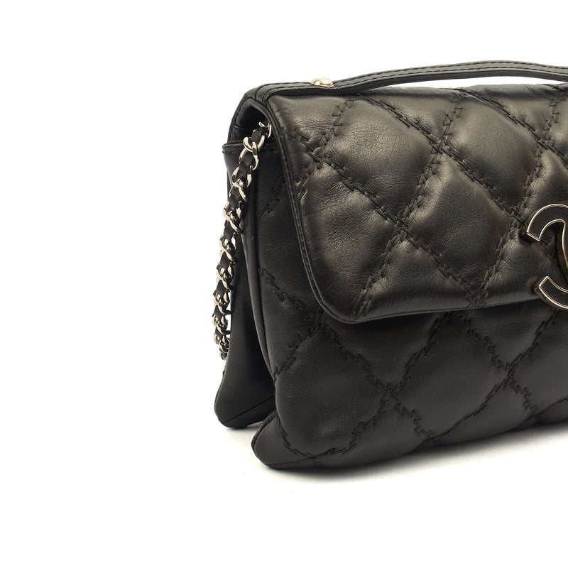 Picture of Chanel Cross Body Flap Bag in Black, Calfskin Leather