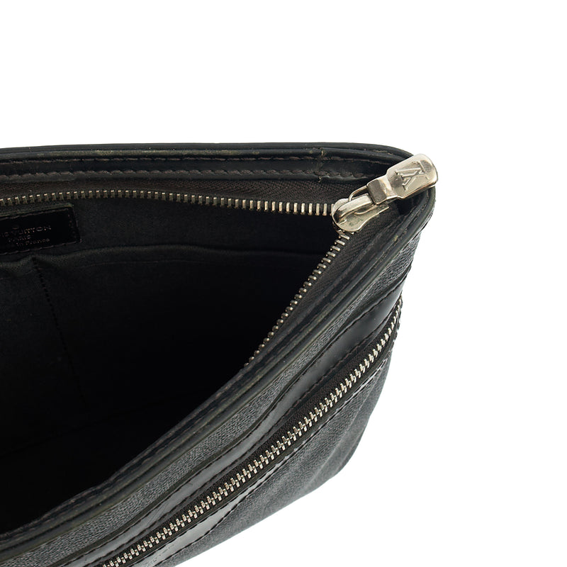Picture of Louis Vuitton Cross Body Messenger in Damier Graphite, Canvas