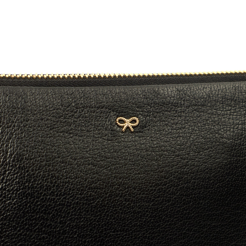 Picture of Anya Hindmarch Clutch Clutch in Black, Leather