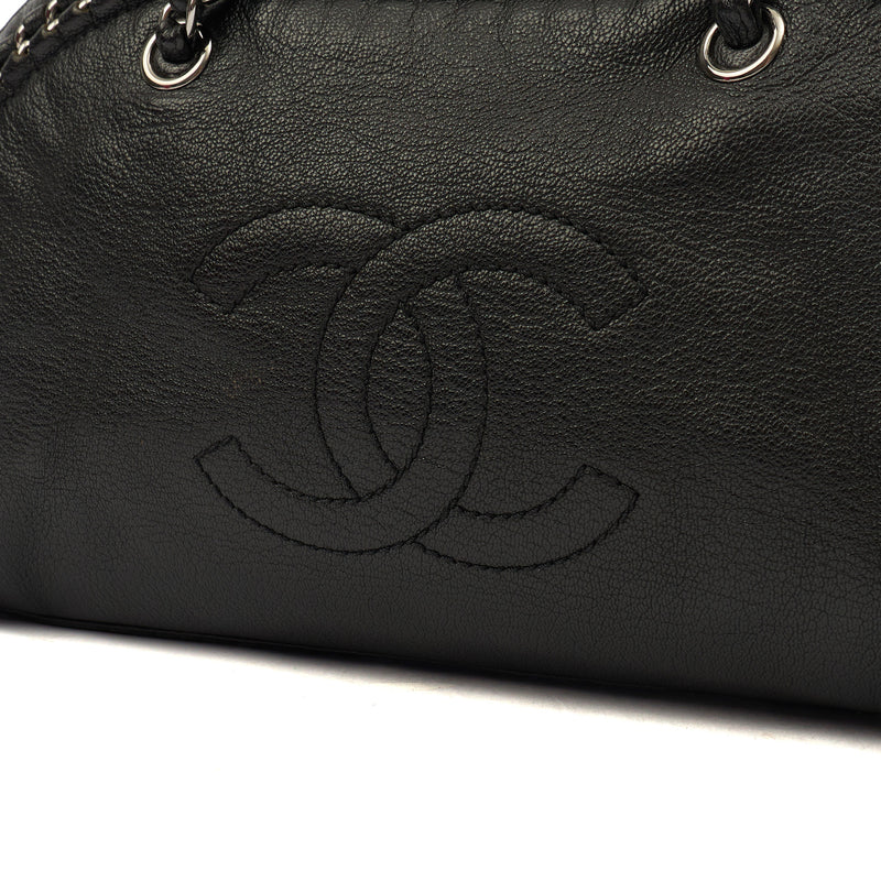 Picture of Chanel Tote Luxe Ligne Tote in Black, Lambskin Leather