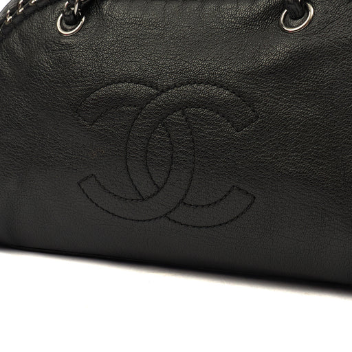 Picture of Chanel Tote Luxe Ligne Tote in Black, Lambskin Leather