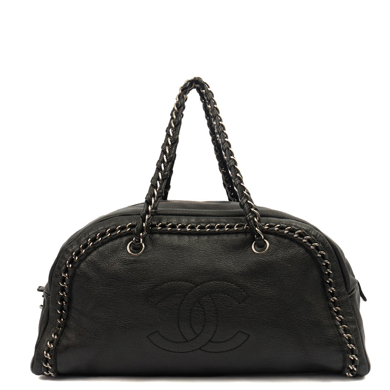 Chanel Tote Luxe Ligne Tote in Black, Lambskin Leather
