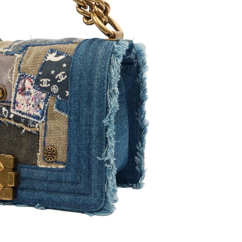 Picture of Chanel Shoulder Bag Boy - Small in Blue, Fabric