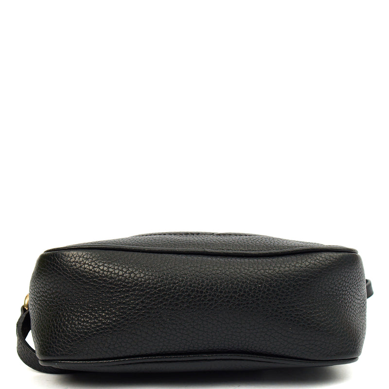 Picture of Gucci Cross Body Soho  Disco Bag - Small in Black, Leather