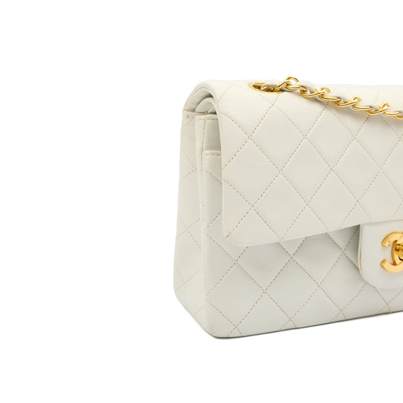 Chanel Shoulder Bag Classic Double Flap - Medium in White, Lambskin Leather