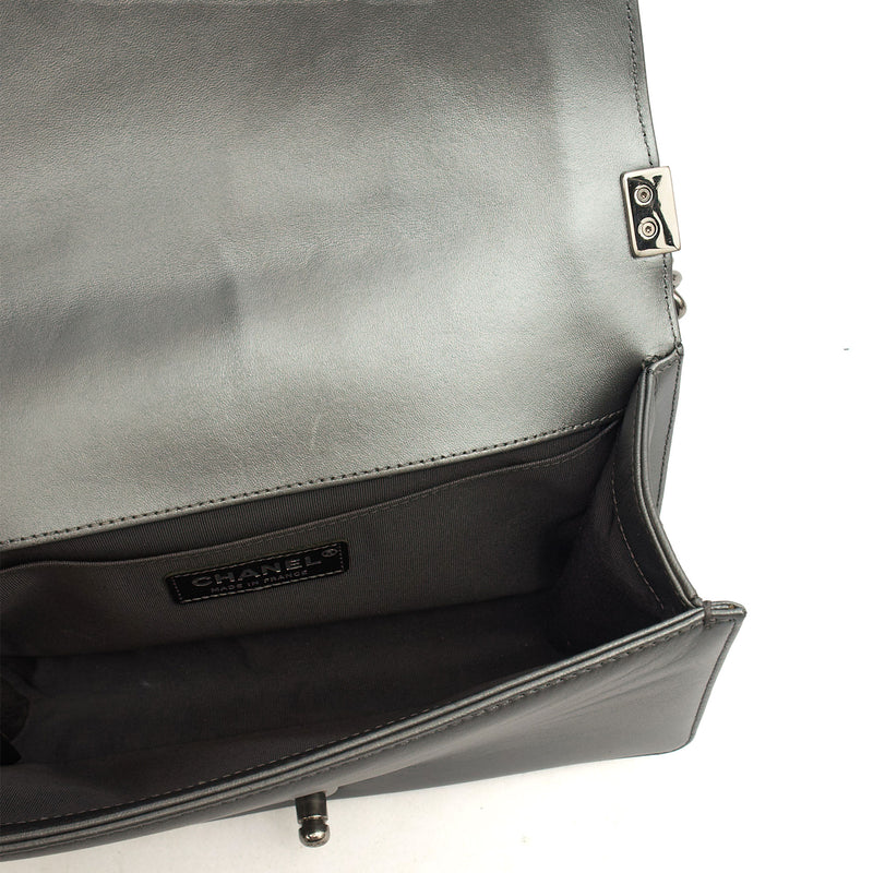 Picture of Chanel Shoulder Bag Boy - Medium in Multi, Fabric